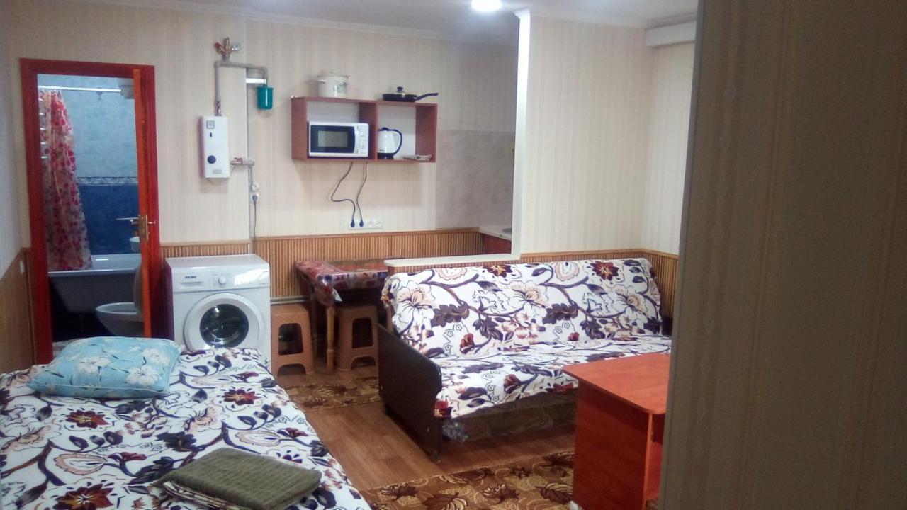 1-Я Слободская, 17А, Угол Проспекта Центрального, 3 Дивана, Wi-Fi, Отдельный Вход. Mikolajiv Kültér fotó