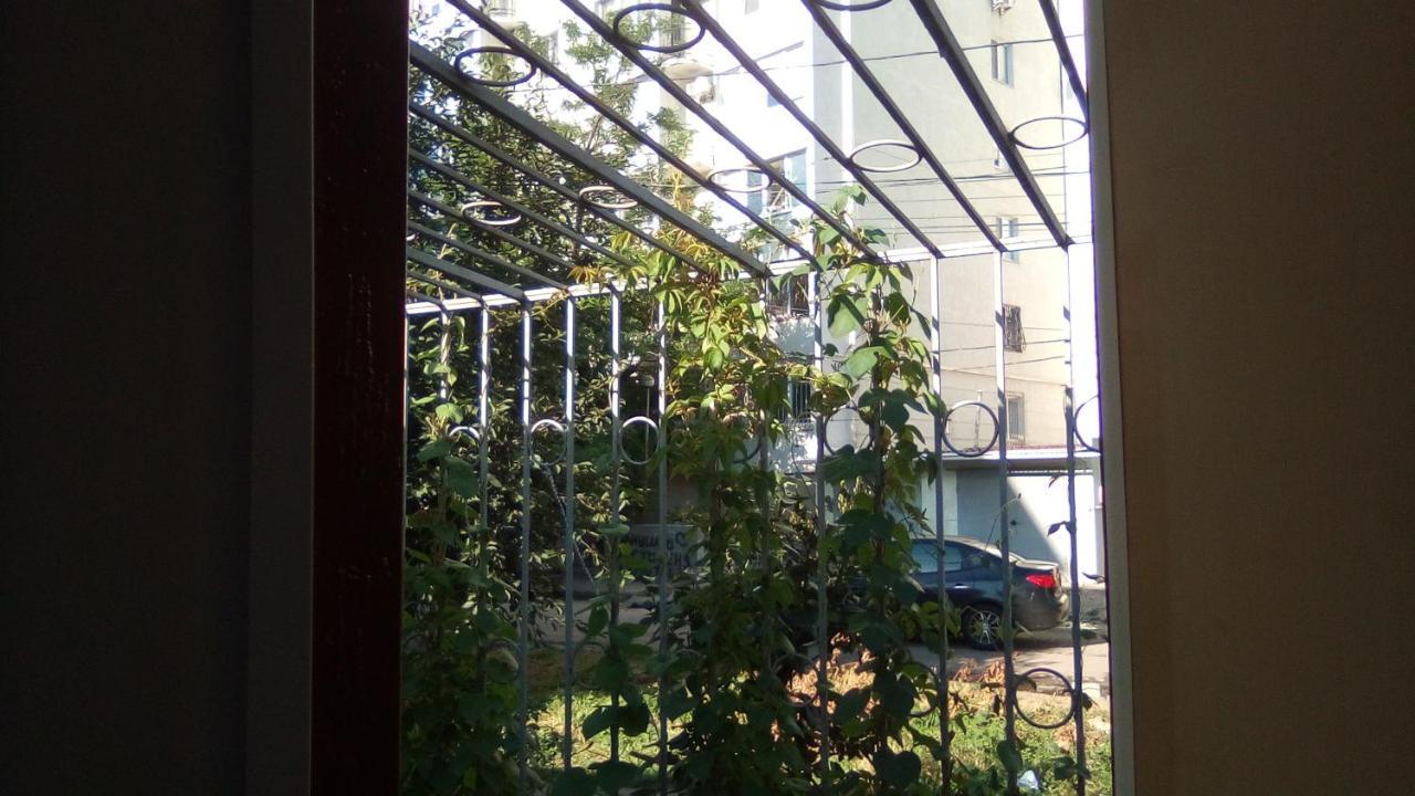 1-Я Слободская, 17А, Угол Проспекта Центрального, 3 Дивана, Wi-Fi, Отдельный Вход. Mikolajiv Kültér fotó