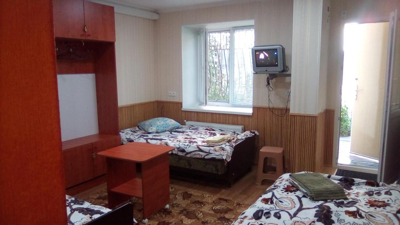 1-Я Слободская, 17А, Угол Проспекта Центрального, 3 Дивана, Wi-Fi, Отдельный Вход. Mikolajiv Kültér fotó