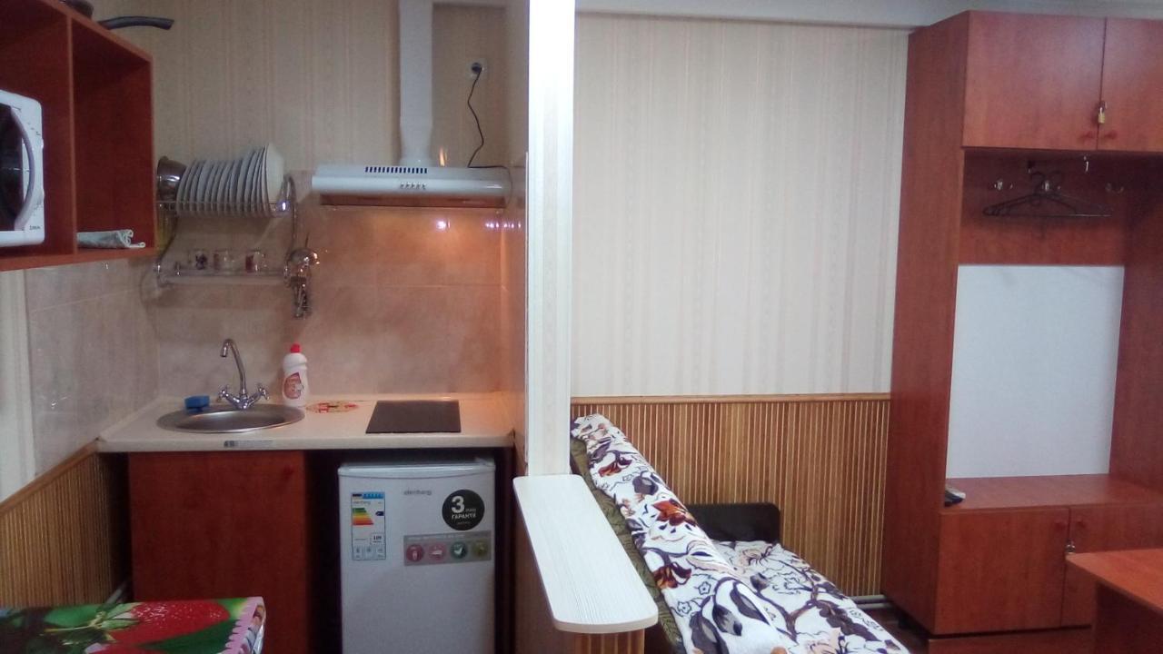 1-Я Слободская, 17А, Угол Проспекта Центрального, 3 Дивана, Wi-Fi, Отдельный Вход. Mikolajiv Kültér fotó