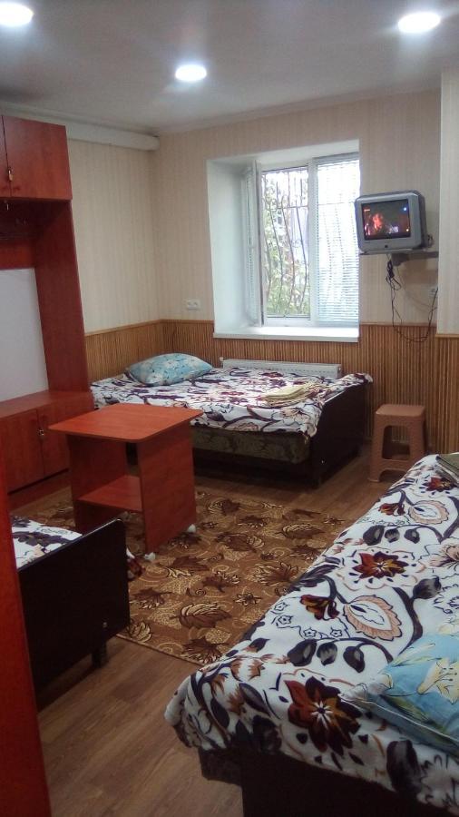 1-Я Слободская, 17А, Угол Проспекта Центрального, 3 Дивана, Wi-Fi, Отдельный Вход. Mikolajiv Kültér fotó